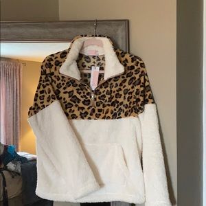 Cozy leopard print Sherpa pullover